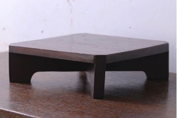 アンティーク雑貨　和製アンティーク　古い杉材製の小さな花台(飾り台)