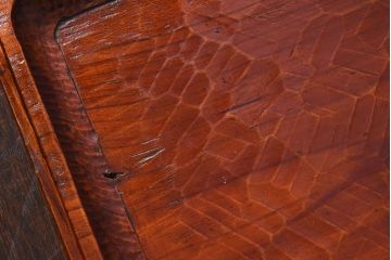 アンティーク雑貨　アンティーク　讃岐彫　古い松材の刳り貫き角盆2枚セット