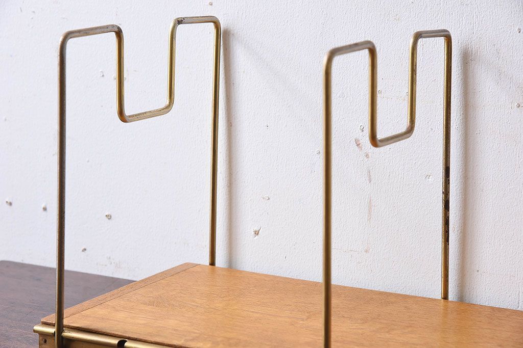 アンティーク雑貨　昭和レトロな古い本立て(2)