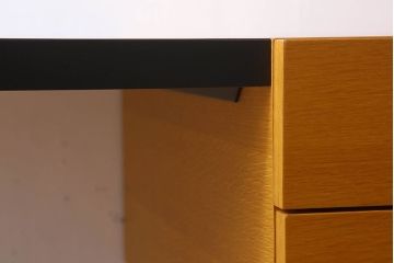 中古　METROCS(メトロクス)　Pierre Paulin(ピエール・ポラン)　デスク　オーク