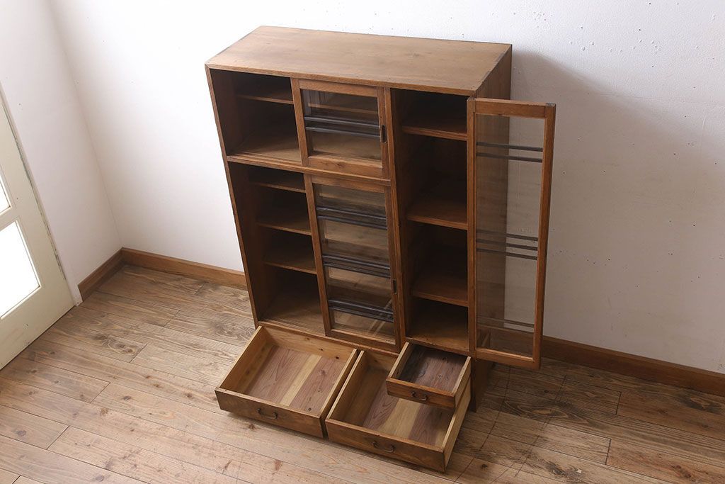 アンティーク家具　檜材　アンティーク　古い木味の大ぶりな収納棚