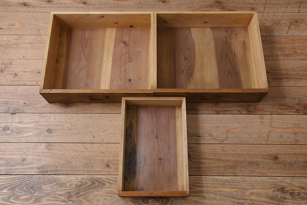 アンティーク家具　檜材　アンティーク　古い木味の大ぶりな収納棚