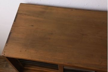 アンティーク家具　檜材　アンティーク　古い木味の大ぶりな収納棚