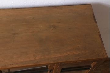 アンティーク家具　檜材　アンティーク　古い木味の大ぶりな収納棚