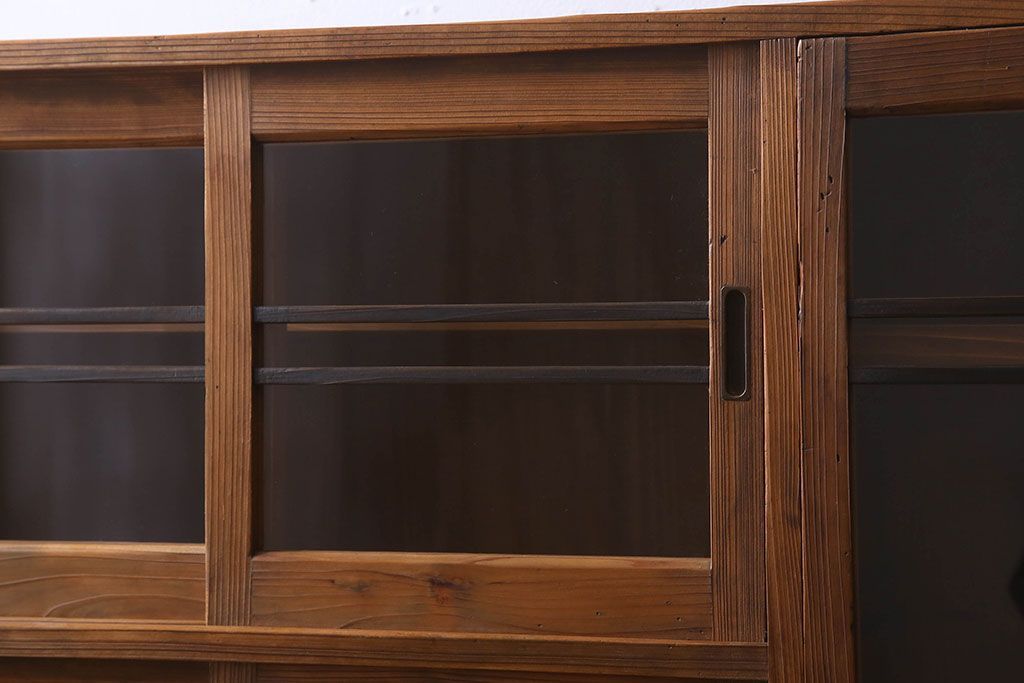 アンティーク家具　檜材　アンティーク　古い木味の大ぶりな収納棚