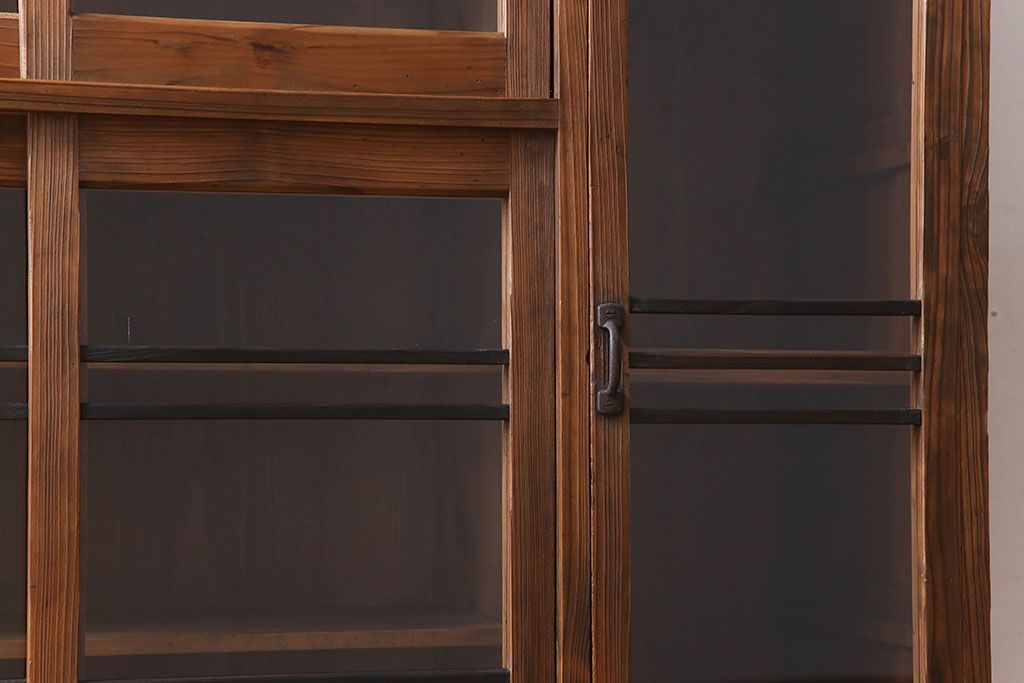 アンティーク家具　檜材　アンティーク　古い木味の大ぶりな収納棚