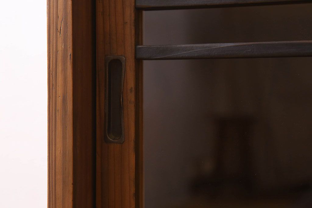 アンティーク家具　檜材　アンティーク　古い木味の大ぶりな収納棚