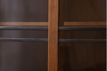 アンティーク家具　檜材　アンティーク　古い木味の大ぶりな収納棚