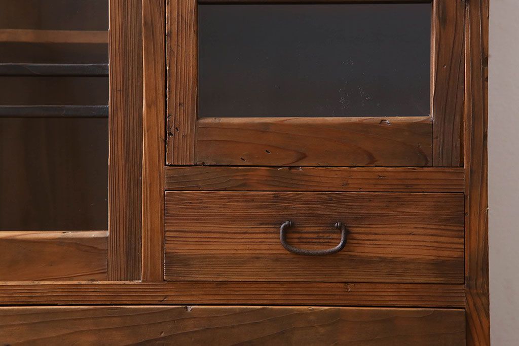 アンティーク家具　檜材　アンティーク　古い木味の大ぶりな収納棚