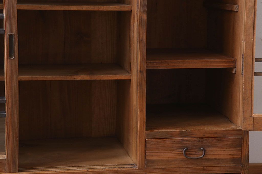 アンティーク家具　檜材　アンティーク　古い木味の大ぶりな収納棚