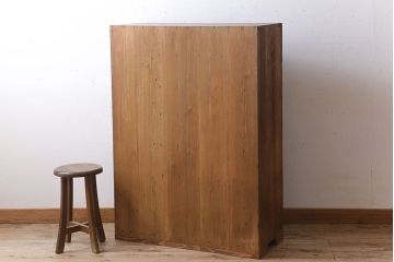 アンティーク家具　檜材　アンティーク　古い木味の大ぶりな収納棚