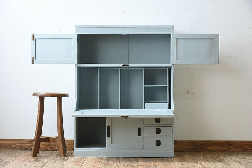 アンティーク家具　くすんだ水色ペイントの小さなアンティークライティングビューロー