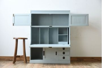 アンティーク家具　くすんだ水色ペイントの小さなアンティークライティングビューロー