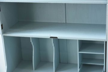 アンティーク家具　くすんだ水色ペイントの小さなアンティークライティングビューロー