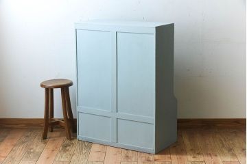 アンティーク家具　くすんだ水色ペイントの小さなアンティークライティングビューロー