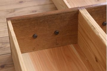 アンティーク家具　古い木製のシンプルなアンティーク薄型片袖机