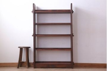 アンティーク家具　アンティーク　背の低い楔(くさび)式本棚(飾り棚・ディスプレイラック)(3)