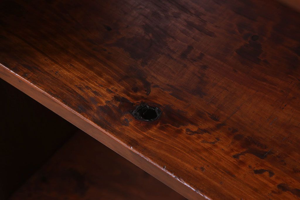 アンティーク家具　アンティーク　背の低い楔(くさび)式本棚(飾り棚・ディスプレイラック)(3)