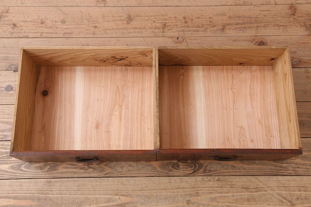 レトロ家具　ダイヤガラス引き戸　昭和レトロな収納棚