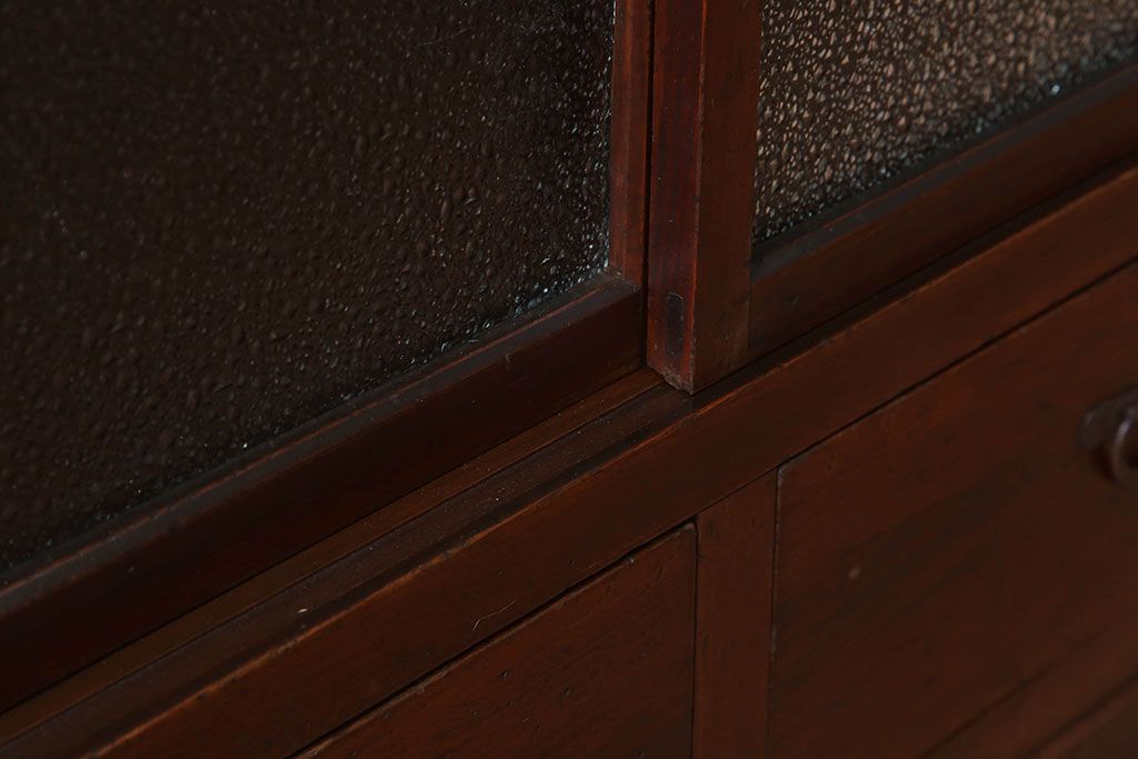 レトロ家具　ダイヤガラス引き戸　昭和レトロな収納棚