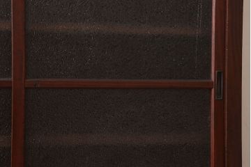 レトロ家具　脚付き　ダイヤガラス引き戸　昭和レトロな収納棚