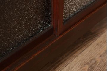 レトロ家具　脚付き　ダイヤガラス引き戸　昭和レトロな収納棚