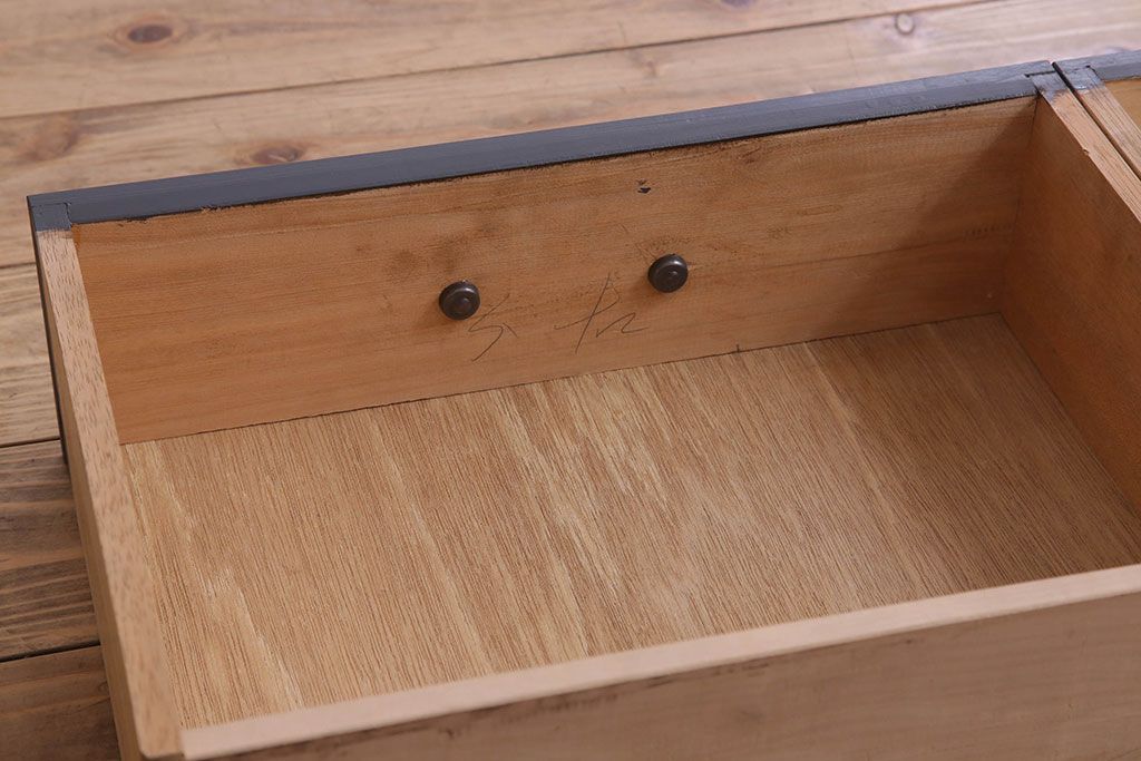 レトロ家具　モールガラス入り　菱型デザインのレトロな本箱(ブックケース)