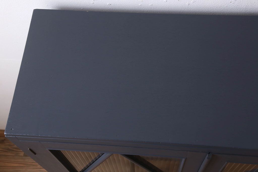 レトロ家具　モールガラス入り　菱型デザインのレトロな本箱(ブックケース)