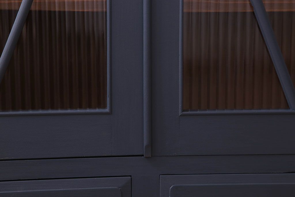 レトロ家具　モールガラス入り　菱型デザインのレトロな本箱(ブックケース)