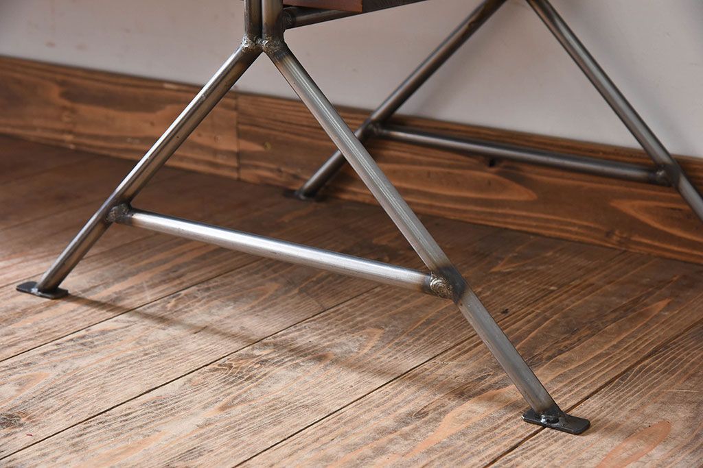 ラフジュオリジナル アイアンの薄型飾り棚【小】(陳列棚・アイアンラック)(1)