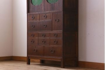 アンティーク家具　槐(エンジュ)材　和製アンティーク　色ガラス　高級品　脚付き　五段重ね収納棚