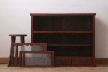 アンティーク家具　結霜ガラス入り!前面欅材の小ぶりなアンティーク収納棚