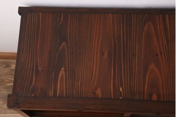 アンティーク家具　結霜ガラス入り!前面欅材の小ぶりなアンティーク収納棚