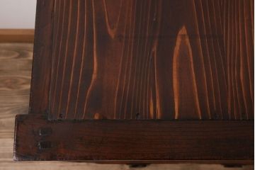 アンティーク家具　結霜ガラス入り!前面欅材の小ぶりなアンティーク収納棚