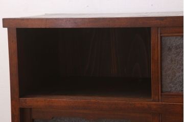 アンティーク家具　結霜ガラス入り!前面欅材の小ぶりなアンティーク収納棚