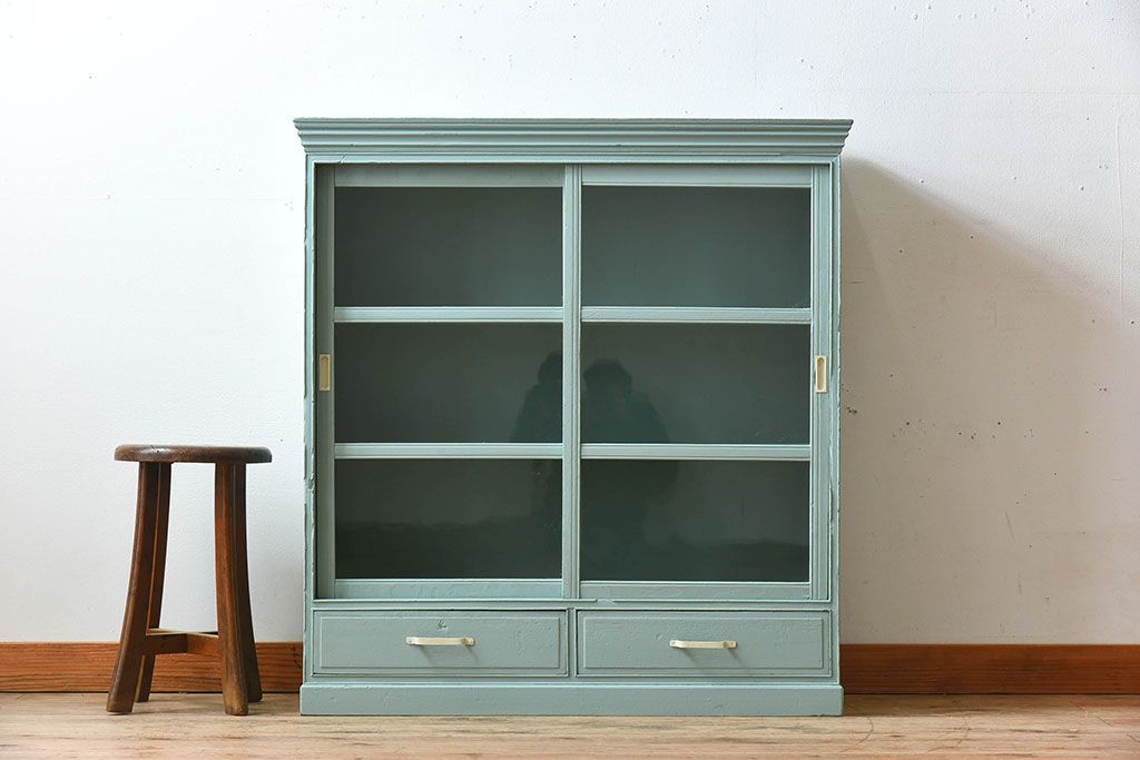 アンティーク家具　オリーブグリーンペイントの小さな収納棚