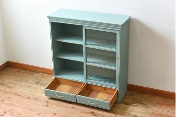 アンティーク家具　オリーブグリーンペイントの小さな収納棚