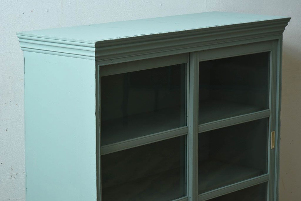 アンティーク家具　オリーブグリーンペイントの小さな収納棚