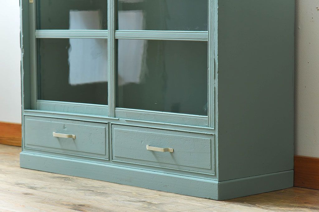 アンティーク家具　オリーブグリーンペイントの小さな収納棚