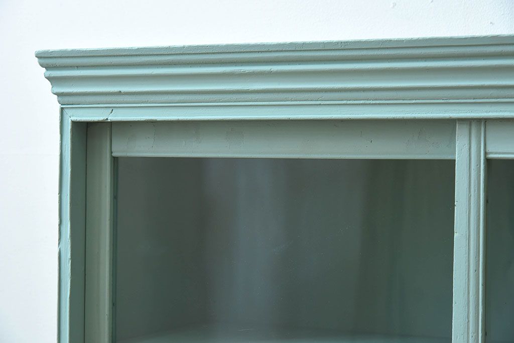 アンティーク家具　オリーブグリーンペイントの小さな収納棚