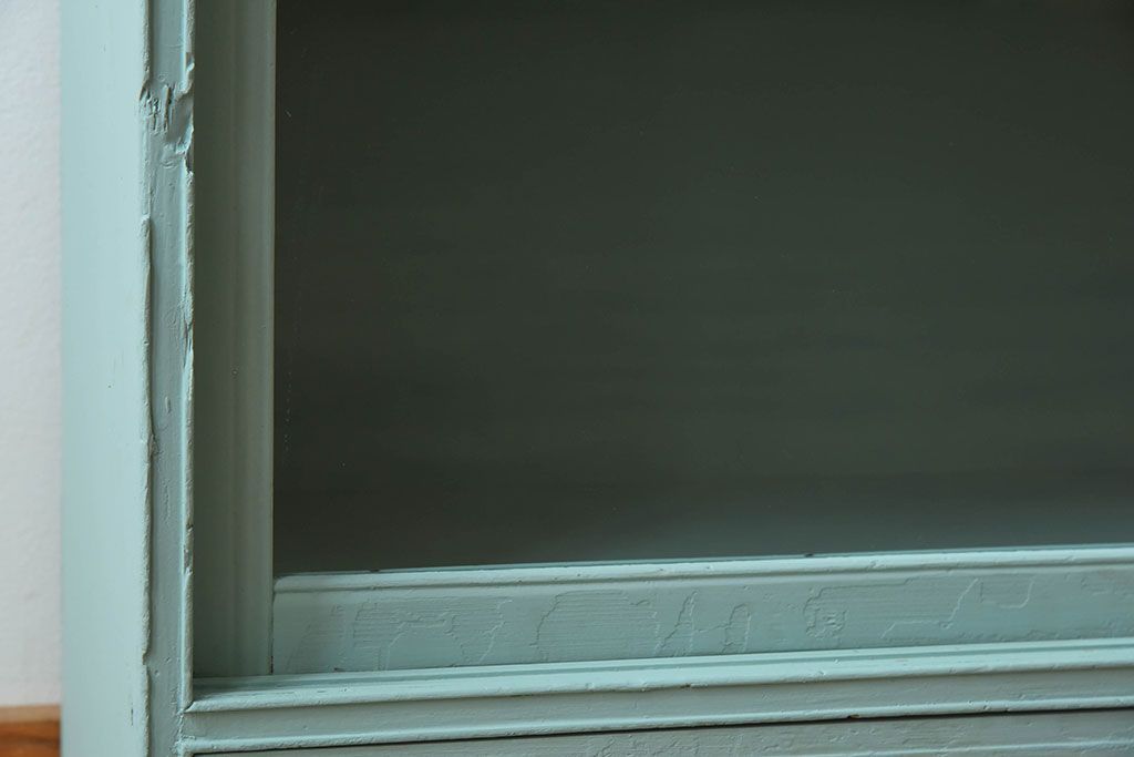 アンティーク家具　オリーブグリーンペイントの小さな収納棚