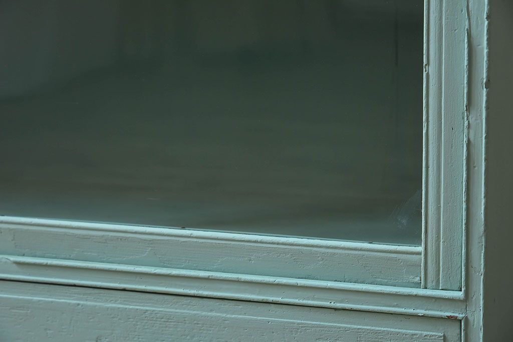 アンティーク家具　オリーブグリーンペイントの小さな収納棚