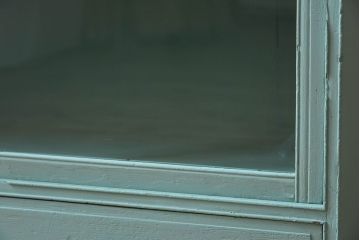 アンティーク家具　オリーブグリーンペイントの小さな収納棚