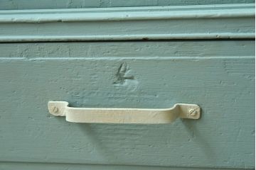 アンティーク家具　オリーブグリーンペイントの小さな収納棚