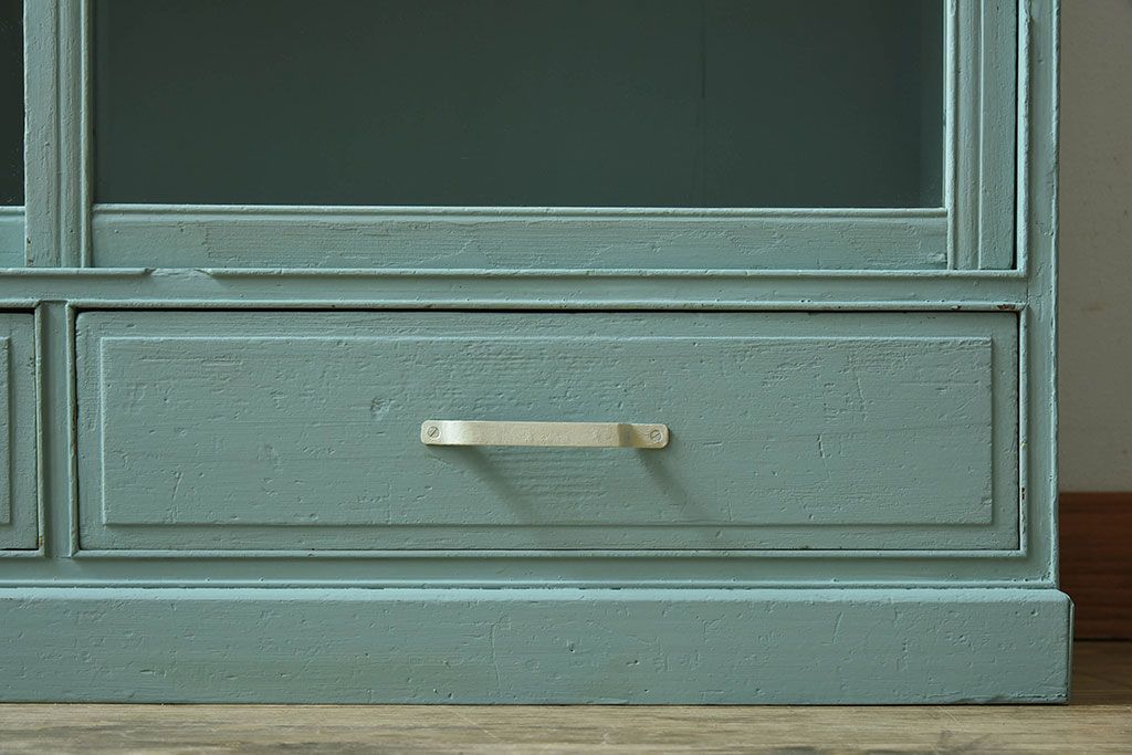 アンティーク家具　オリーブグリーンペイントの小さな収納棚