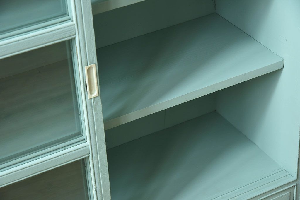 アンティーク家具　オリーブグリーンペイントの小さな収納棚