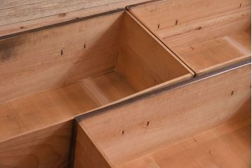 アンティーク家具　前面檜材　シンプルなアンティーク衣装箪笥(チェスト)