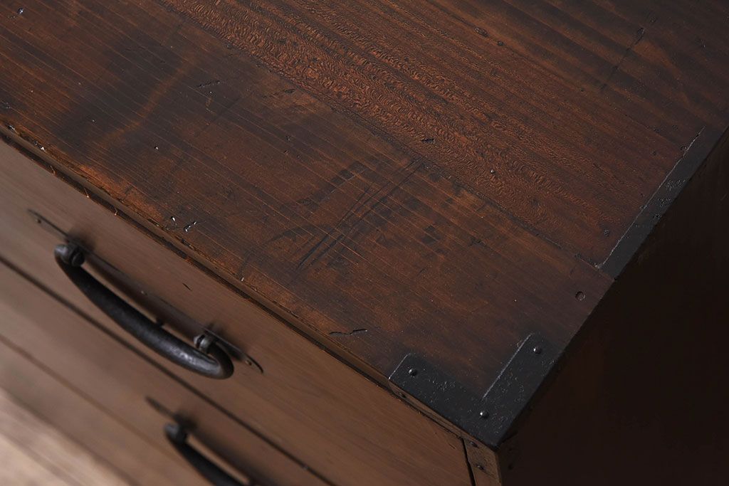 アンティーク家具　前面檜材　シンプルなアンティーク衣装箪笥(チェスト)