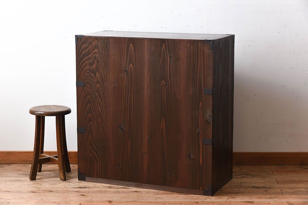 アンティーク家具　前面檜材　シンプルなアンティーク衣装箪笥(チェスト)