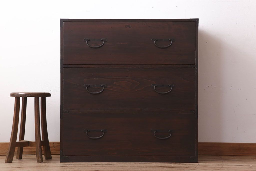 アンティーク家具　前面檜材　シンプルなアンティーク衣装箪笥